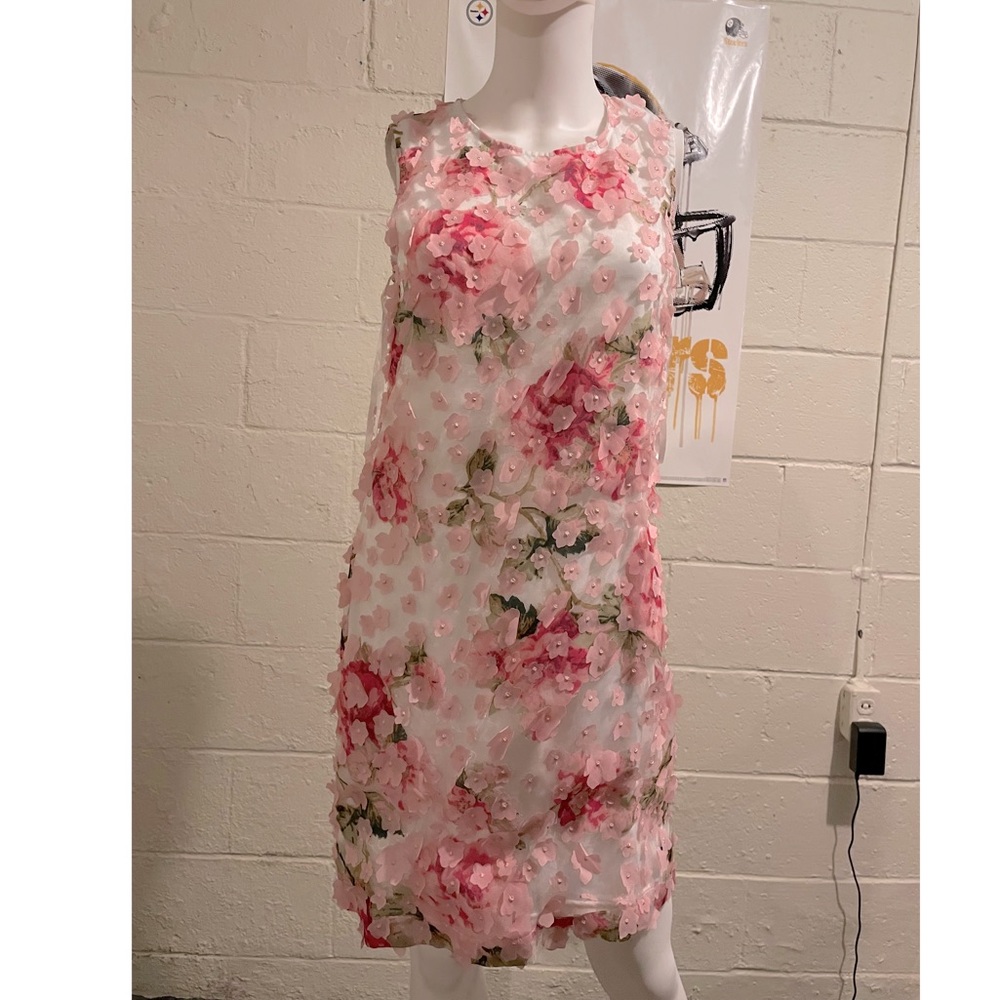 Karl Lagerfeld Pink Flower detail dress!
